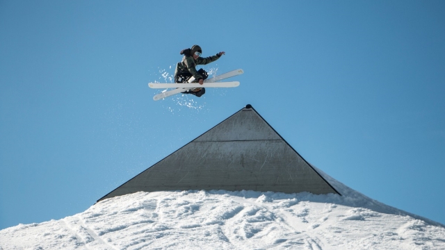 华体会hth：乒乓球台面刷的什么漆面